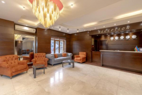 Riviera Hotel